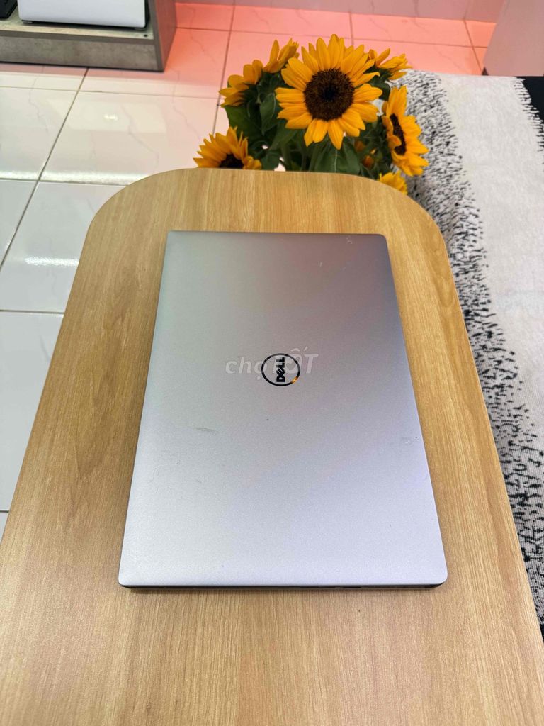 Dell XPS 15 i7- 16GB/256GB card rời màn 4k. Mua bán Laptop tại Quận Tân Bình Tp Hồ Chí Minh được đăng bởi vy hình 1