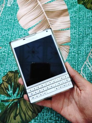 Blackberry Passport 32GB Trắng 97%