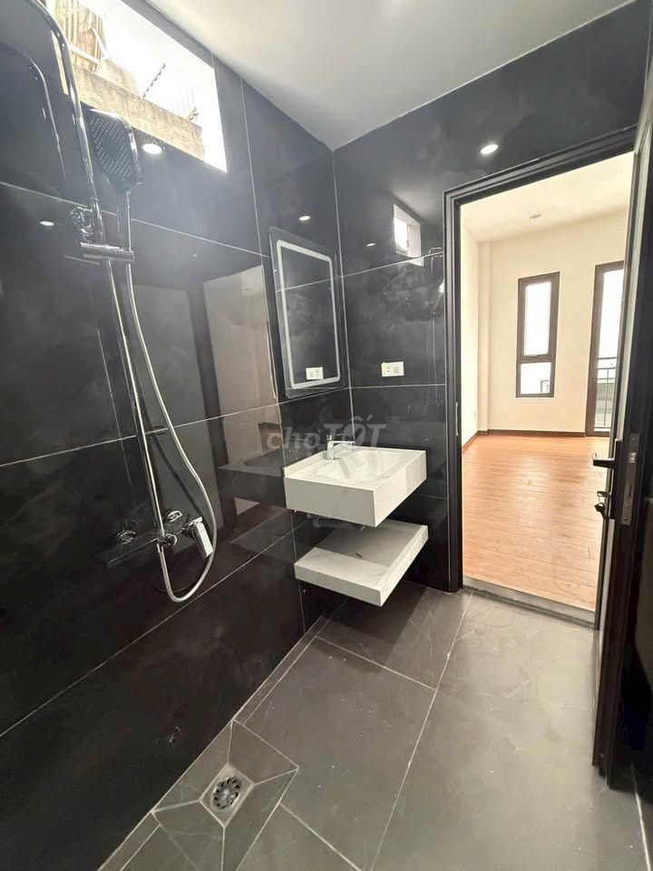 BÁN NHÀ NGÃ TƯ CỔ LINH THẠCH BÀN 35M 6T THANG MÁY-OTO ĐỖ HƠN 7TỶ CTL - ảnh 4