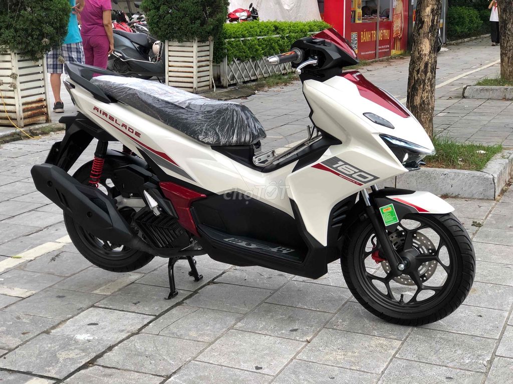 Honda Airblade 160 ABS 2026 Белый красный 1300 км