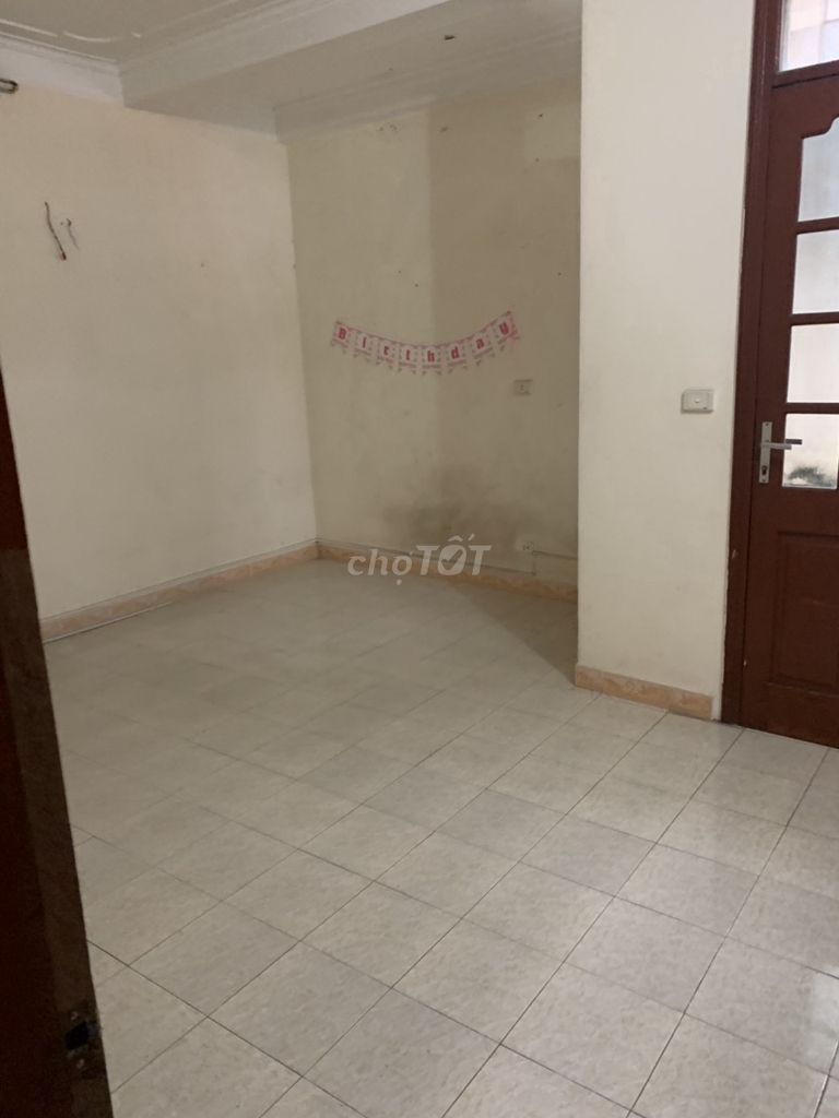 Nhà 4 tầng , mặt ngõ đường cổ nhuế , chỉ 2 tỉ .