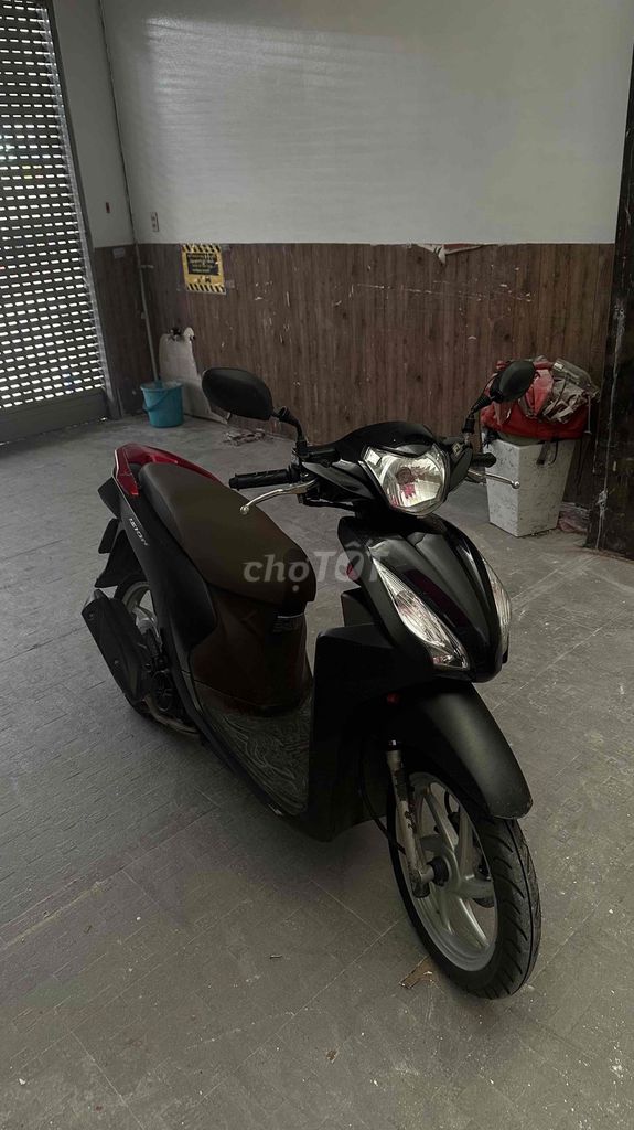 Honda Vision 2023 чёрный с красным 21 384 км