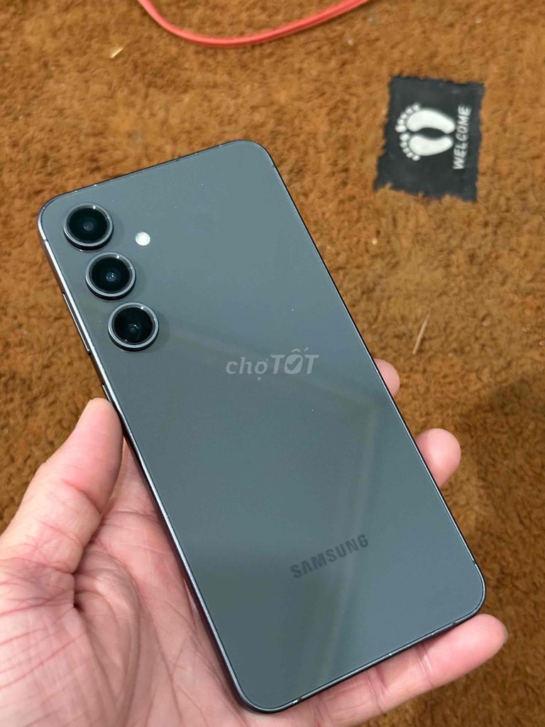 Samsung S24 FE 8/128GB Xám Việt Nam zin chuẩn bán. Mua bán Điện thoại tại Thành phố Thủ Dầu Một Bình Dương được đăng bởi Hoàng hải hình 1