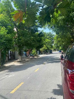 Bán nhà cấp 4 kẹp kiệt MT Đặng Văn Ngữ ngay chợ Cẩm Lệ. Mua bán nhà ở tại Quận Cẩm Lệ Đà Nẵng được đăng bởi Thanh thảo