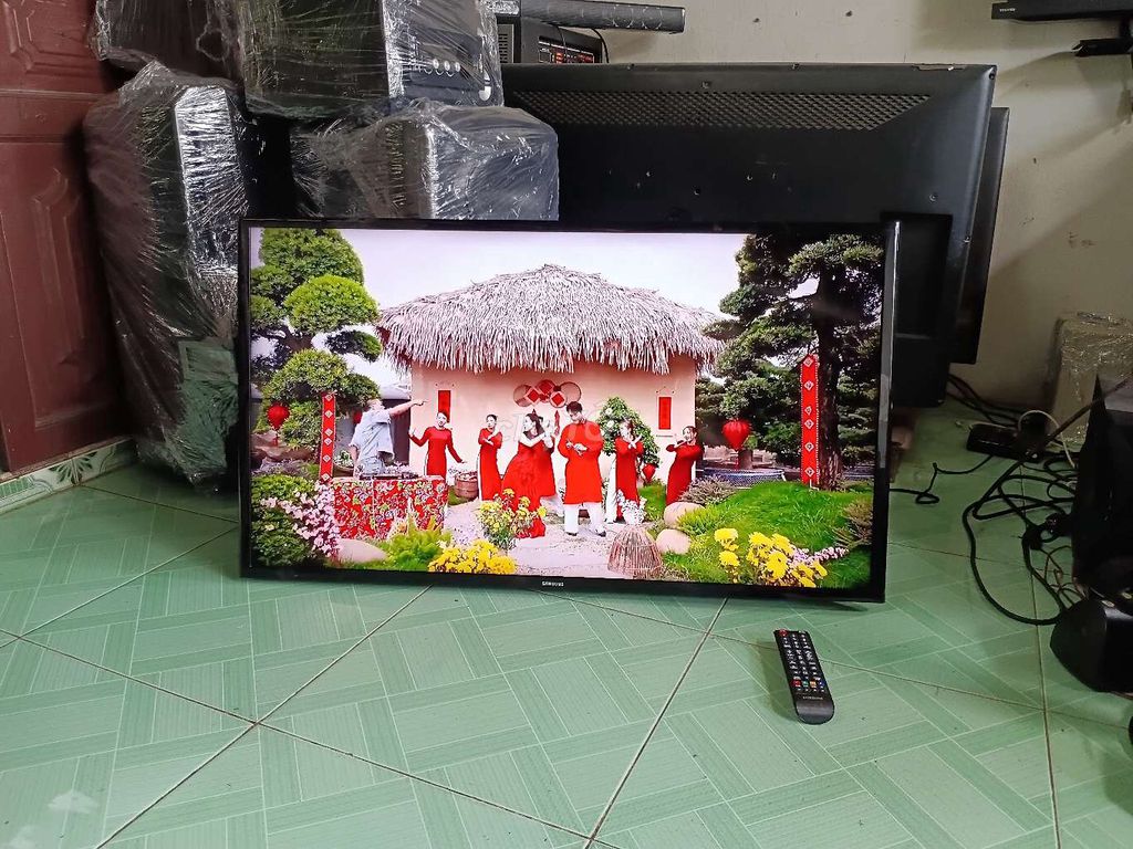 Tivi 40in SAMSUNG Smart Xem YOUTOBE Sáng Đẹp. Mua bán Tivi, Âm thanh tại Thành phố Biên Hòa Đồng Nai được đăng bởi Điện Tử Nguyễn trung hình 1