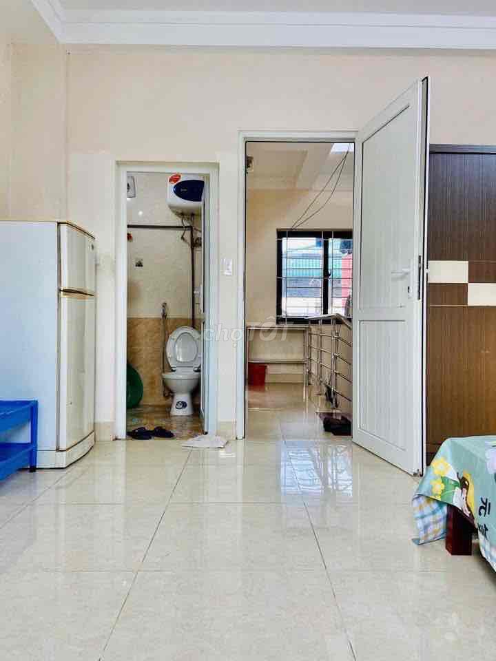 Сдается в аренду обслуживаемая квартира по адресу: переулок 28E, 32 га, Yen Quyen, закрытая комната 25 м2.