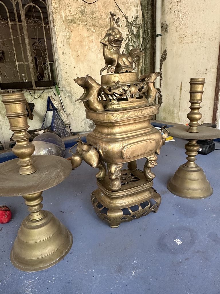 Lư đồng cổ điển Vàng đồng. Mua bán Đồ sưu tầm, đồ cổ tại Huyện Mỏ Cày Bắc Bến Tre được đăng bởi Toan hình 1