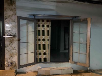Townhouse 16 m² · 1 bed · Đường Bùi Tư Toàn