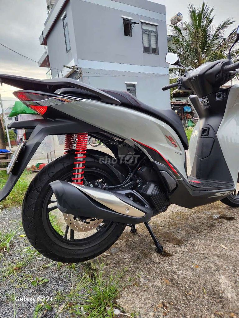 SH160i ABS 24 4k/km có PM IKY và dán keo full xe. Mua bán Xe máy tại Thành phố Thủ Đức Tp Hồ Chí Minh được đăng bởi  Nguyen Hoàng  hình 5