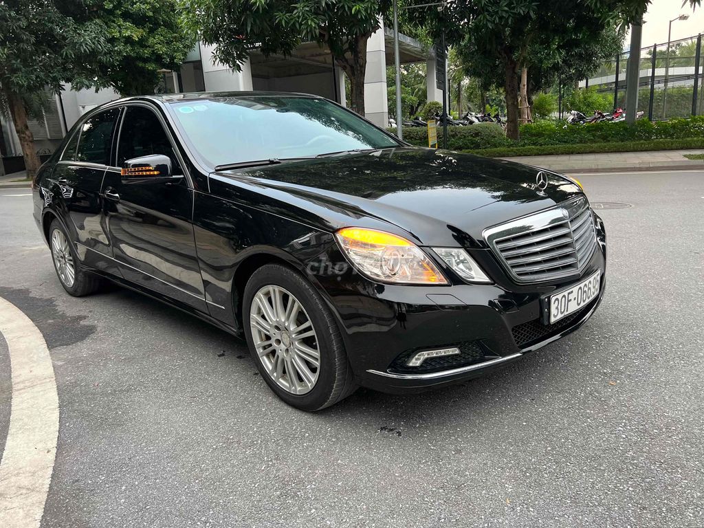 Mercedes Benz E Class 2009 E300 - 12968 km. Mua bán Ô tô tại Quận Thanh Xuân Hà Nội được đăng bởi Đỗ Duy Cảnh hình 5