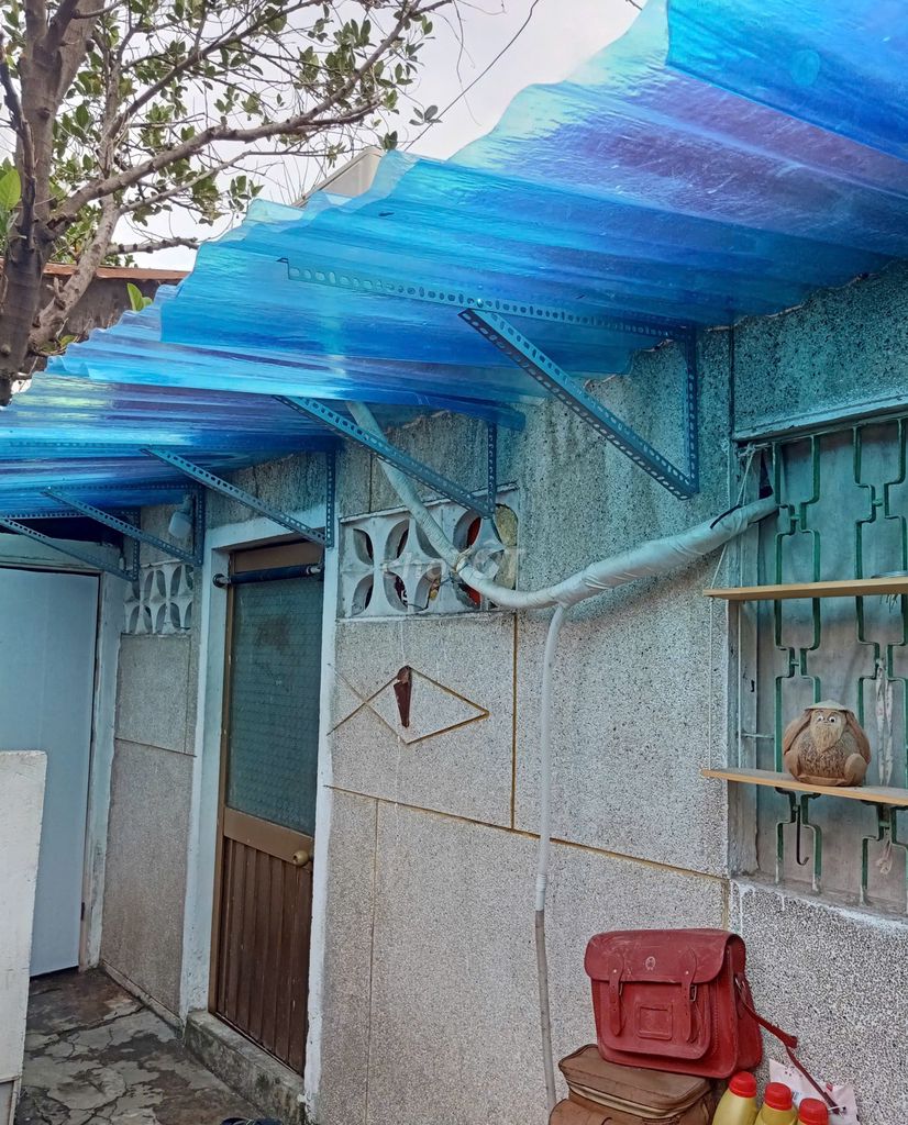 Phòng trọ quận 4 giá rẻ, CÓ MÁY LẠNH, TOLET BÊN TRONG 