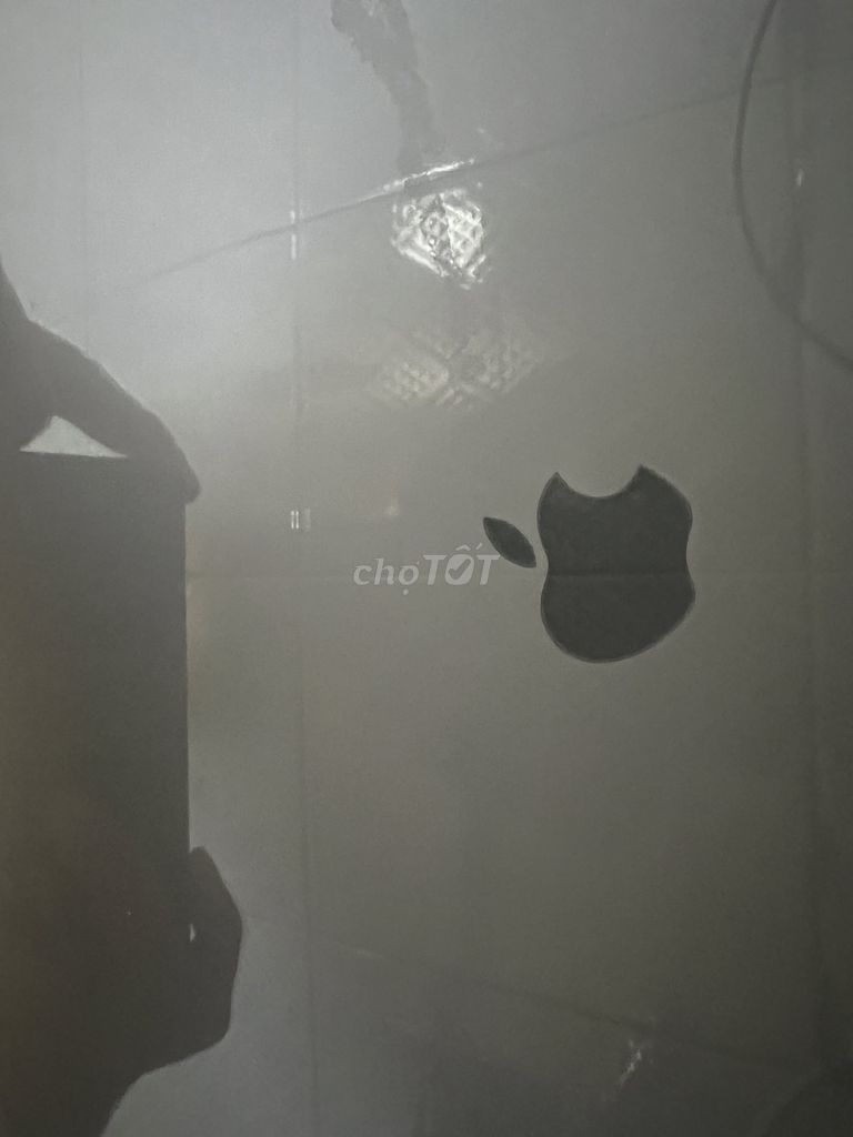Apple MacBook Air M1 8GB 13.3 inch. Mua bán Laptop tại Quận Tân Phú Tp Hồ Chí Minh được đăng bởi Tuan hình 1