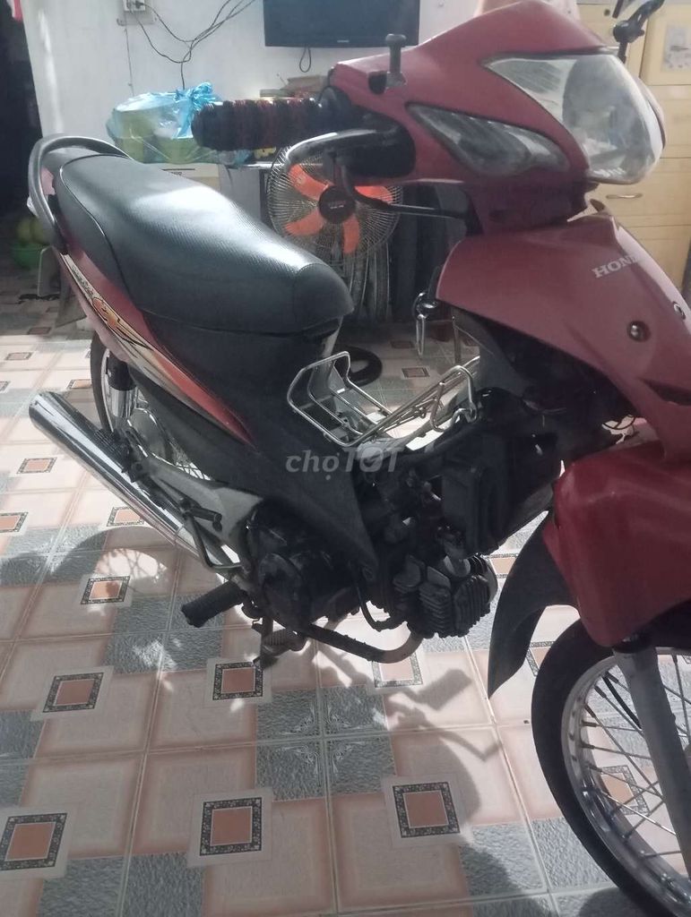 Waygiấy tờ đủ.máy êm.bình đề.đèn,nhan đủ.. Mua bán Xe máy tại Thành phố Vĩnh Long Vĩnh Long được đăng bởi Tuấn hình 3