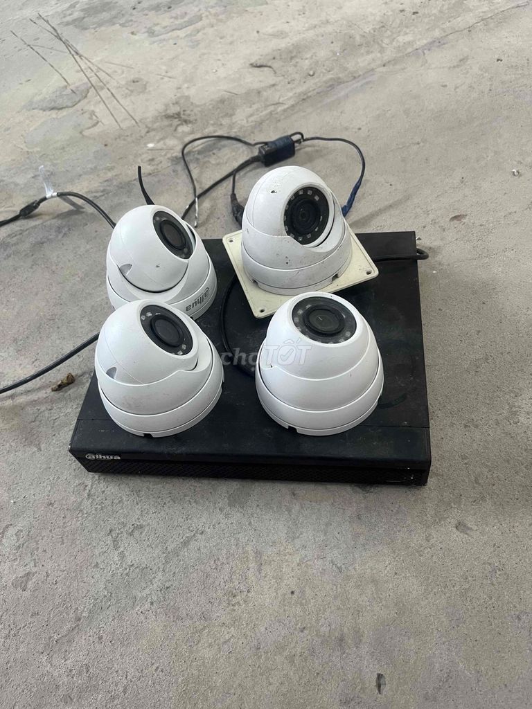 Bán camera an ninh gồm đầu ghi và 8 cam. Mua bán Máy ảnh, Máy quay tại Quận Cái Răng Cần Thơ được đăng bởi Tiến Phước hình 1