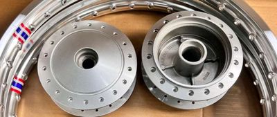 Phụ tùng xe máy Kim loại Bạc Mới 100%