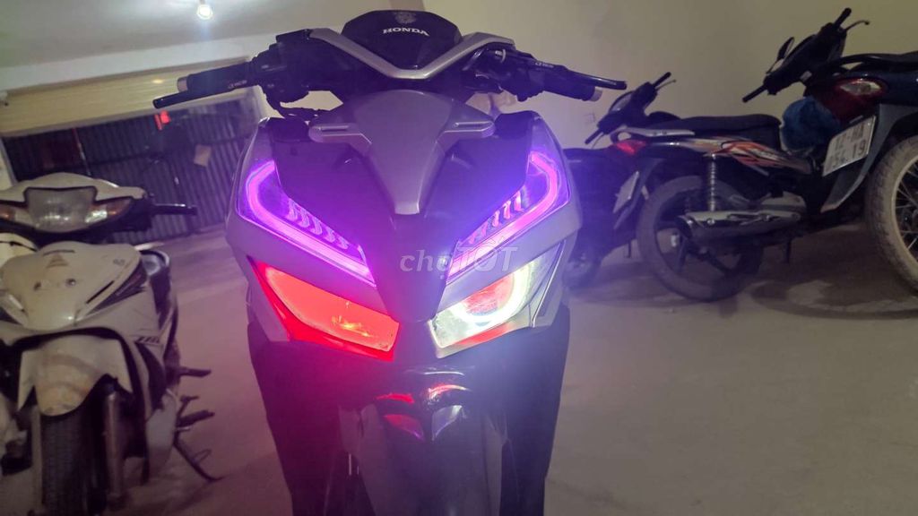 Cần tiền Bán xe win v1  vs vario 150. Mua bán Xe máy tại Huyện Việt Yên Bắc Giang được đăng bởi Loc hình 2