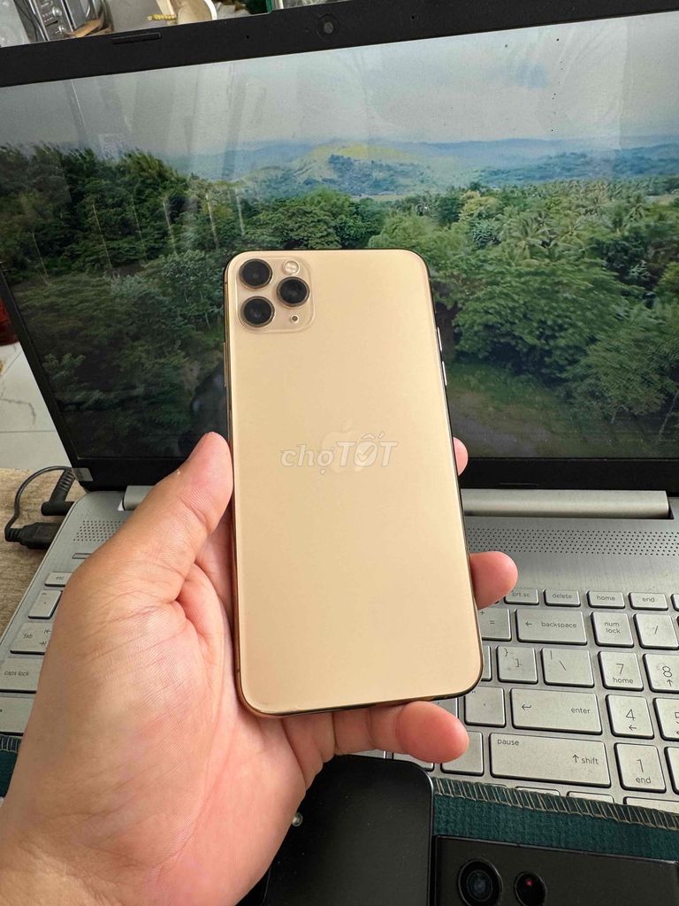 Apple iPhone 11 Pro Max 64GB Vàng. Mua bán Điện thoại tại Thành phố Dĩ An Bình Dương được đăng bởi junstar store hình 1