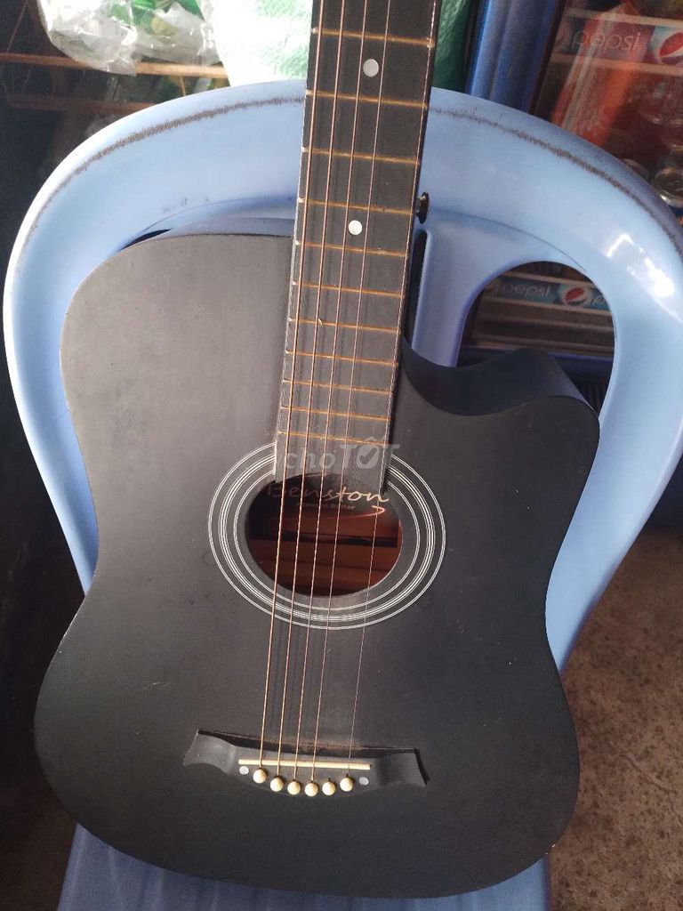 Đàn guitar Đen Đã sử dụng. Mua bán Nhạc cụ tại Huyện Bình Chánh Tp Hồ Chí Minh được đăng bởi Hương hình 1