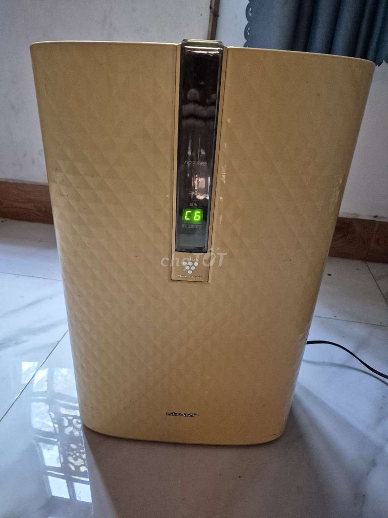 Máy lọc không khí Sharp KC-W65-W Vàng. Mua bán Nội thất, đồ gia dụng khác tại Huyện Trảng Bom Đồng Nai được đăng bởi Nguyễn Hà Trung hình 1