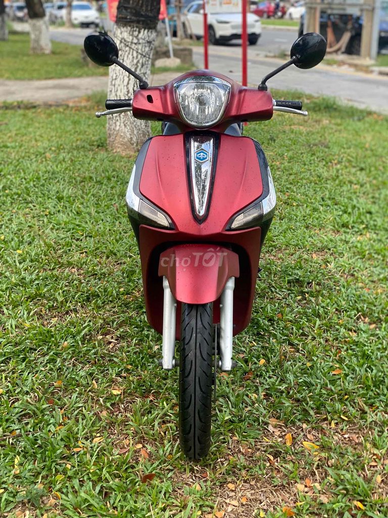 Piaggio Liberty iGet ABS красно-черный