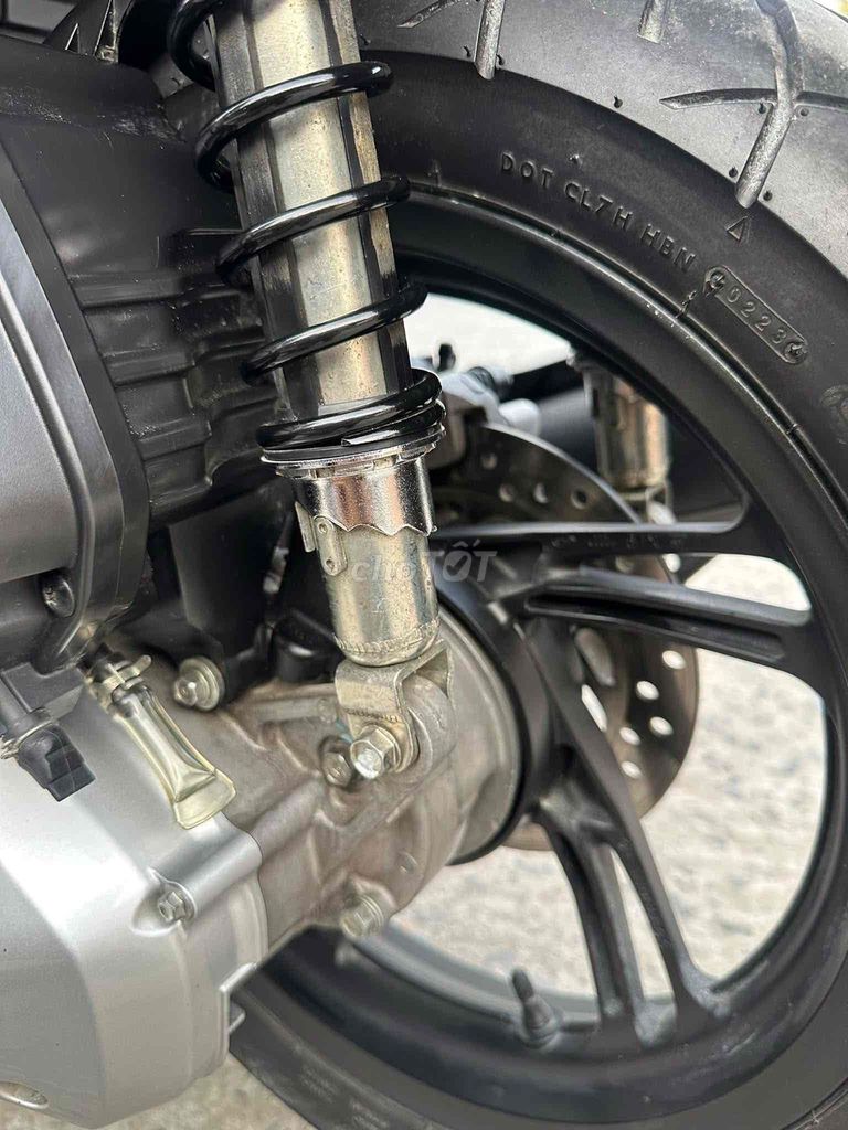 Honda SH 160i ABS 2023 Trắng 7000 km. Mua bán Xe máy tại Huyện Thạnh Phú Bến Tre được đăng bởi XE MÁY MINH TÂN hình 7