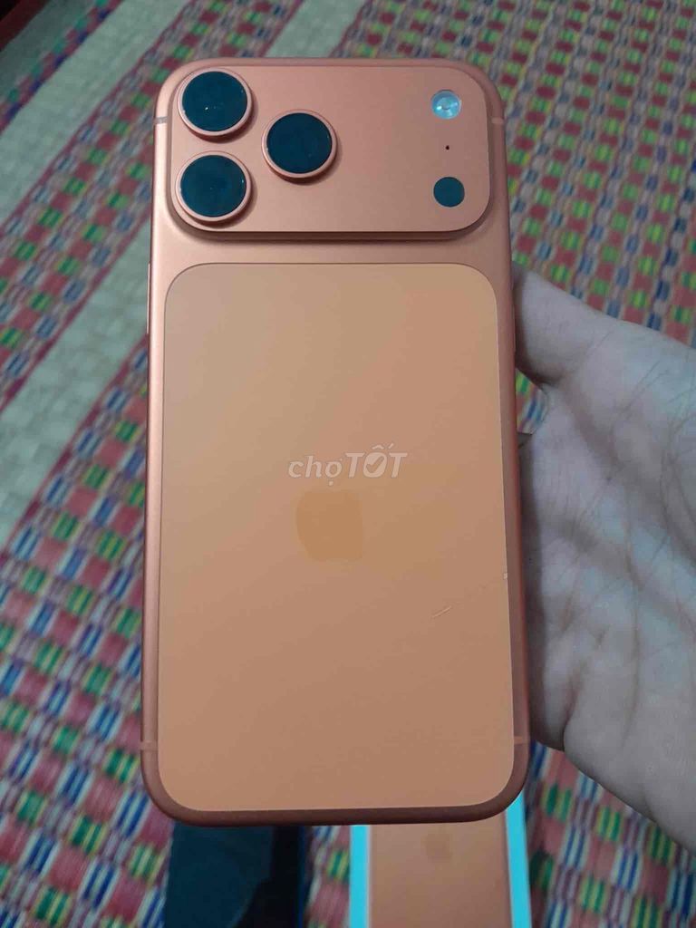 Apple iPhone 17 Pro Max 256GB Vàng đồng. Mua bán Điện thoại tại Huyện Tân Hồng Đồng Tháp được đăng bởi Lê Cường hình 1