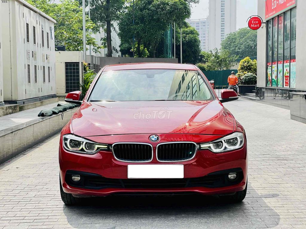 BMW 320 sản xuất 2016, đỏ nội thất kem siêu đẹp