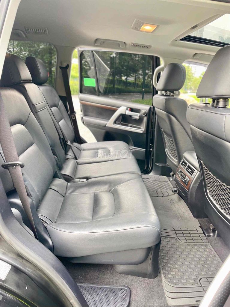 landcruiser LC 200 sản  xuất 2019 odo 6 vạn km. Mua bán Ô tô tại Quận 7 Tp Hồ Chí Minh được đăng bởi Lê Văn Độ hình 6