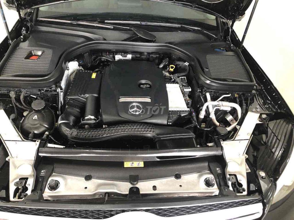 Mercedes Benz GLC Class 2018 300 4MATIC AT - 80000. Mua bán Ô tô tại Quận Thanh Khê Đà Nẵng được đăng bởi TrinhLand Đà Nẵng hình 2