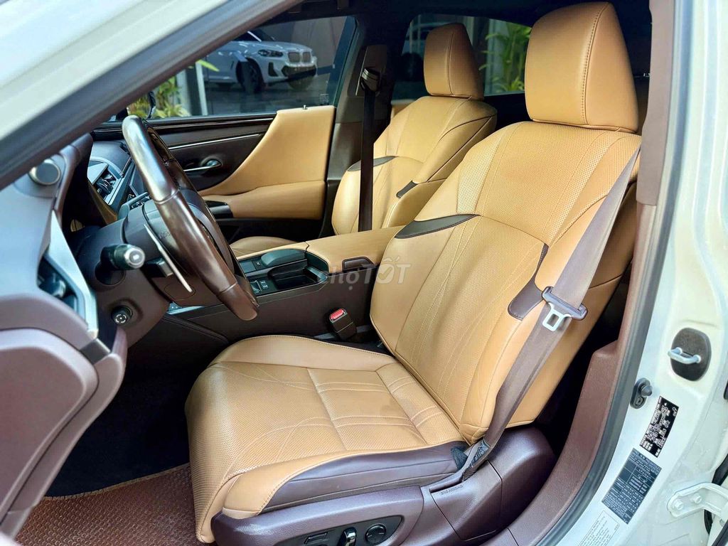 Lexus ES250 Model 2022 Trắng nâu đẹo hết bài. Mua bán Ô tô tại Quận Long Biên Hà Nội được đăng bởi H3T Auto Việt Nam hình 9