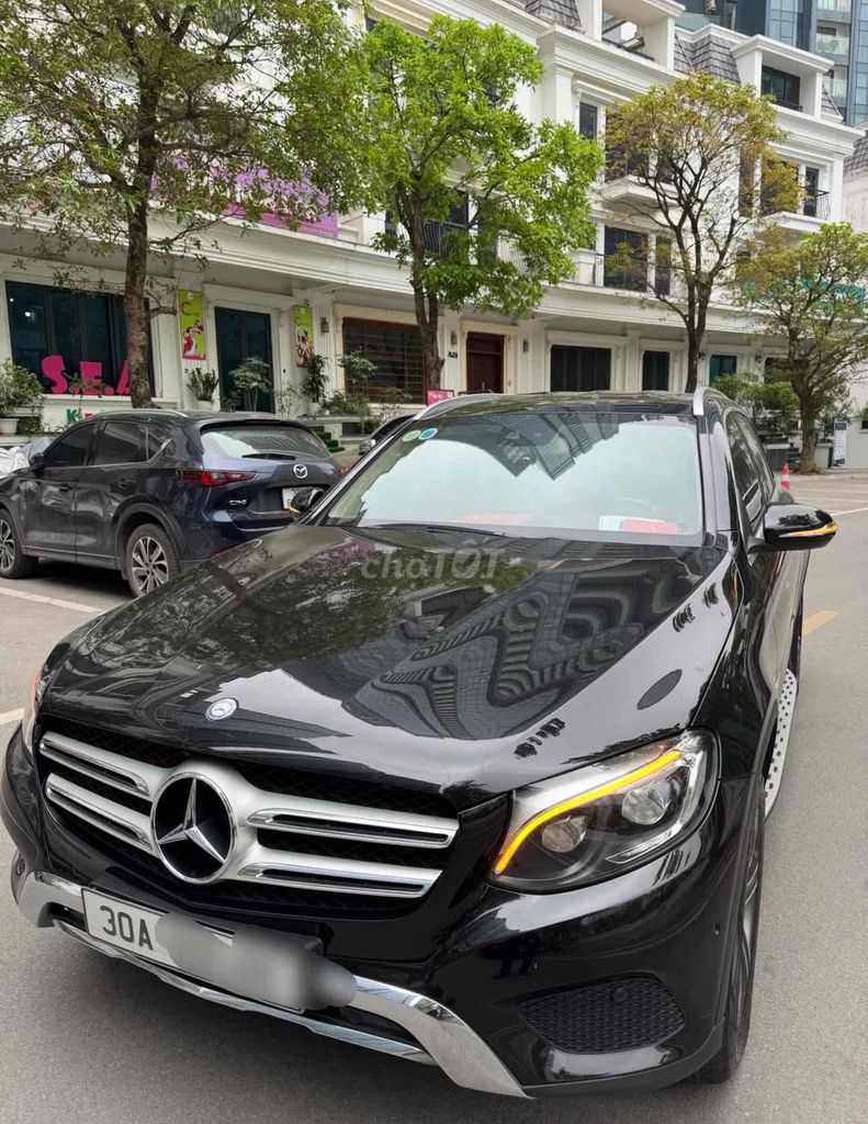 Mercedes Benz GLC 250 2916 chính chủ. Mua bán Ô tô tại Quận Bắc Từ Liêm Hà Nội được đăng bởi Nguyễn Ngọc hình 2