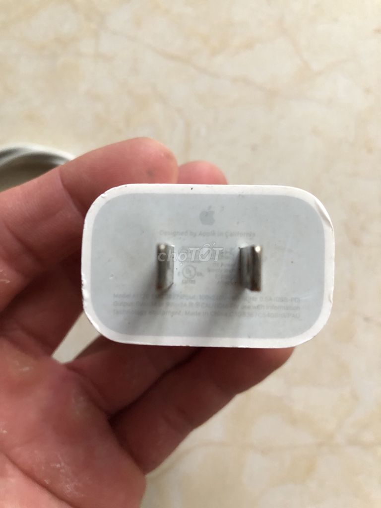 Củ sạc Apple iPhone Trắng. Mua bán Phụ kiện (Màn hình, Chuột...) tại Quận Tây Hồ Hà Nội được đăng bởi Dung Hoi Nhieu hình 1