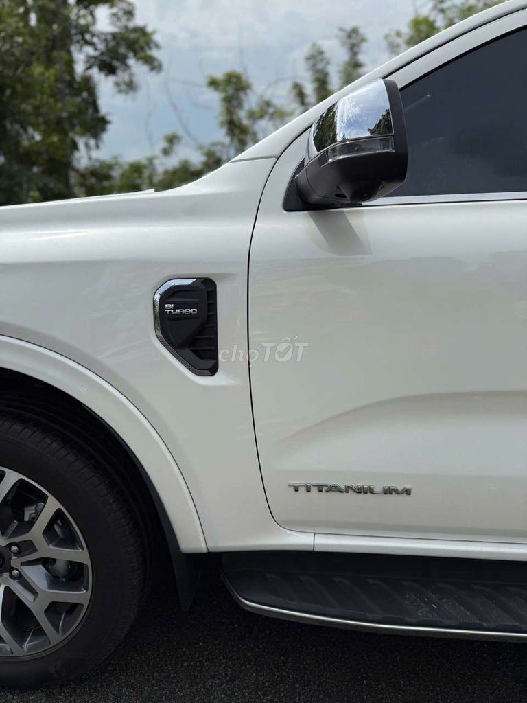 Ford Everest 2023 Titanium 2.0 AT 4x4 - 35000 km. Mua bán Ô tô tại Thành phố Thủ Đức Tp Hồ Chí Minh được đăng bởi VÕ NGỌC HOÀNG hình 9