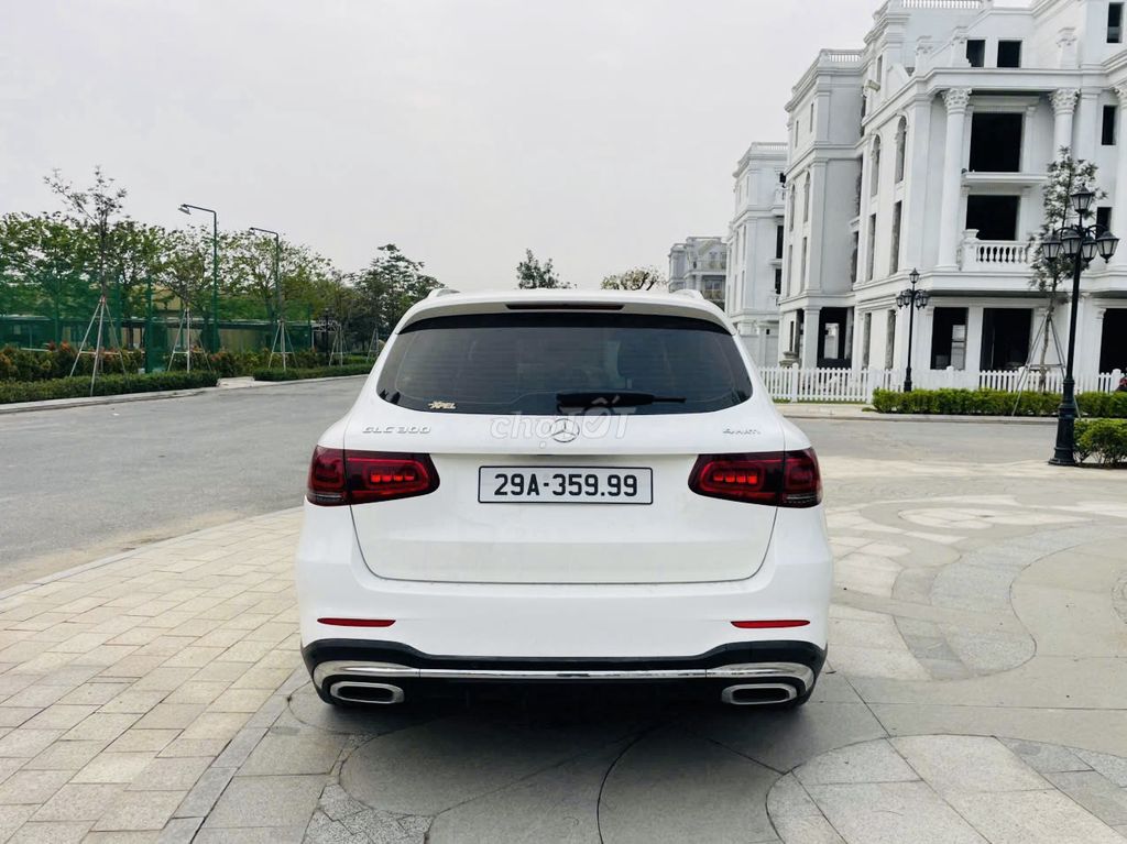 Mercedes Benz GLC 2022 300 4Matic - 42000 km. Mua bán Ô tô tại Quận Nam Từ Liêm Hà Nội được đăng bởi Nguyễn thị hoa hình 3