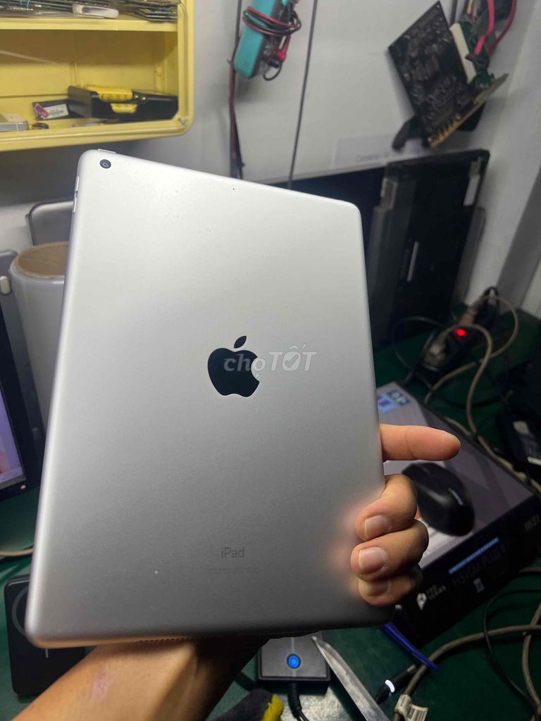 Apple iPad Gen 7 32GB Bạc. Mua bán Máy tính bảng tại Thành phố Thủ Đức Tp Hồ Chí Minh được đăng bởi thanh hình 1