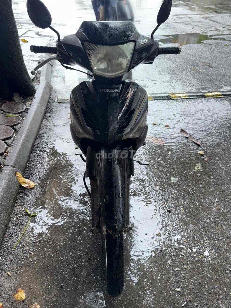 e bán futurex fi chính chủ giá rẻ cho ae. Mua bán Xe máy tại Quận Long Biên Hà Nội được đăng bởi Nguyen Chung hình 3