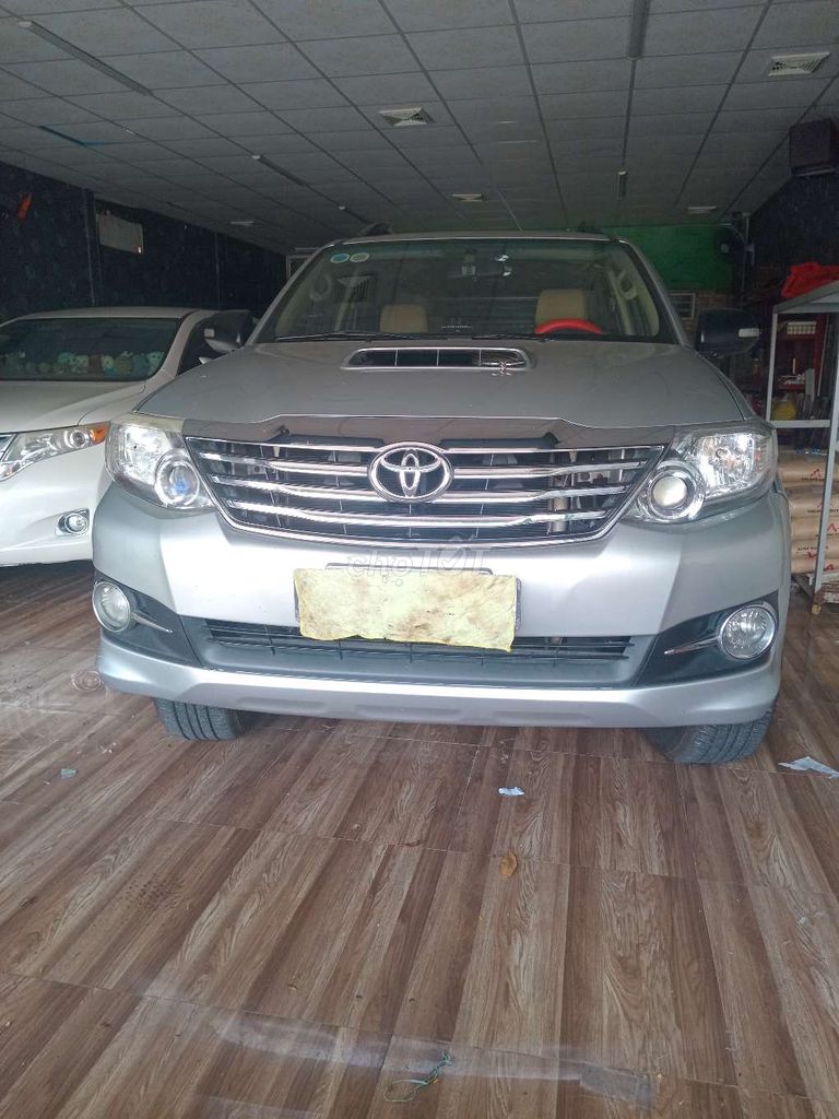 Toyota Fortuner 2015 2.5G 4x2 - 200000 km