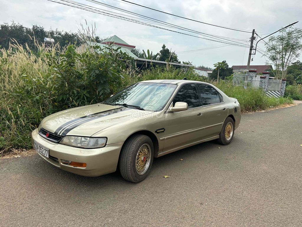 Honda Accord 1995 2.0 MT - 124584 km. Mua bán Ô tô tại Huyện Bàu Bàng Bình Dương được đăng bởi Trần Văn Quang hình 8