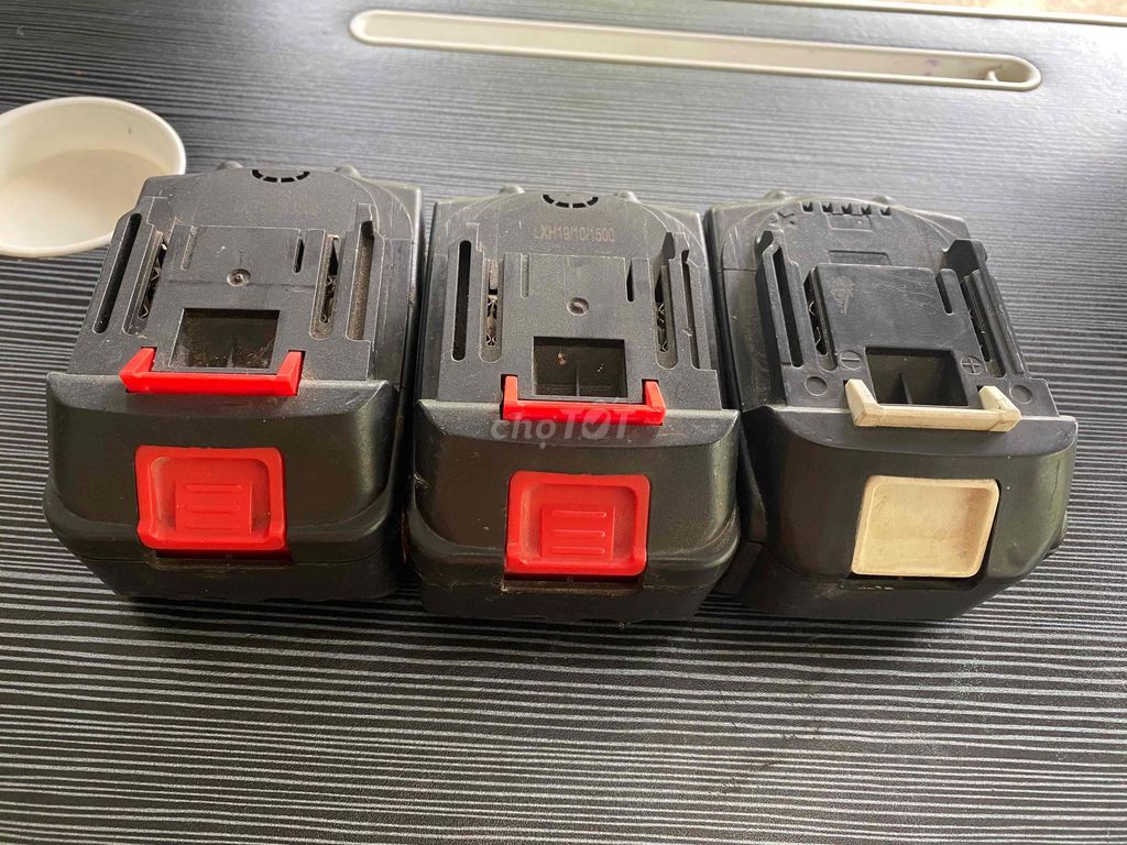 Pin máy khoan Makita 6.0 Ah 199V cũ. Mua bán Đồ chuyên dụng, Giống nuôi trồng tại Huyện Long Hồ Vĩnh Long được đăng bởi Lâm hình 1