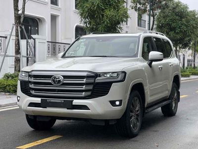 Toyota Hà Đông bán LC300 sx 2024, 2,4vkm sơn zin. Mua bán Ô tô tại Quận Hà Đông Hà Nội được đăng bởi Toyota Hà Đông Tsure