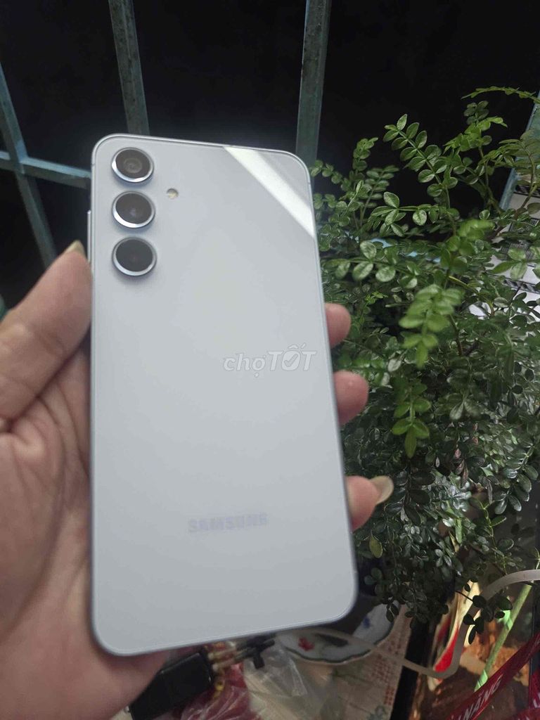 Samsung Galaxy A55 12GB/256GB White. Mua bán Điện thoại tại Thành phố Thủ Đức Tp Hồ Chí Minh được đăng bởi Lâm Phong hình 1