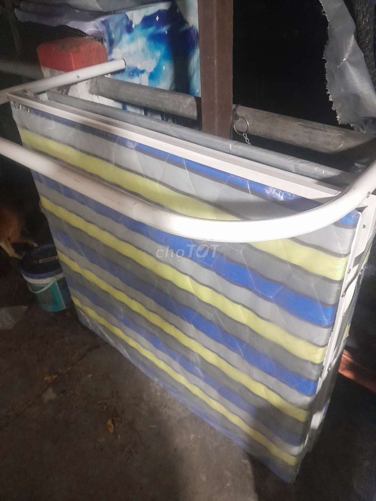Giường gấp Khung kim loại, vải Xám, vàng, xanh. Mua bán Giường, chăn ga gối nệm tại Thành phố Biên Hòa Đồng Nai được đăng bởi kienvu123 hình 1