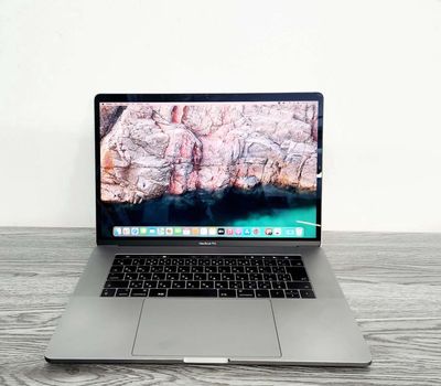 MacBook Pro 2016 - 15inch chống cháy