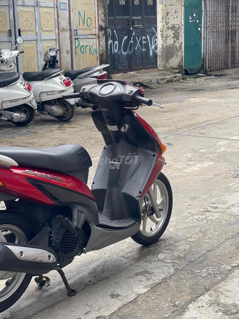 Honda Click, 2 цвета (красный), 6 спиц, последняя модель
