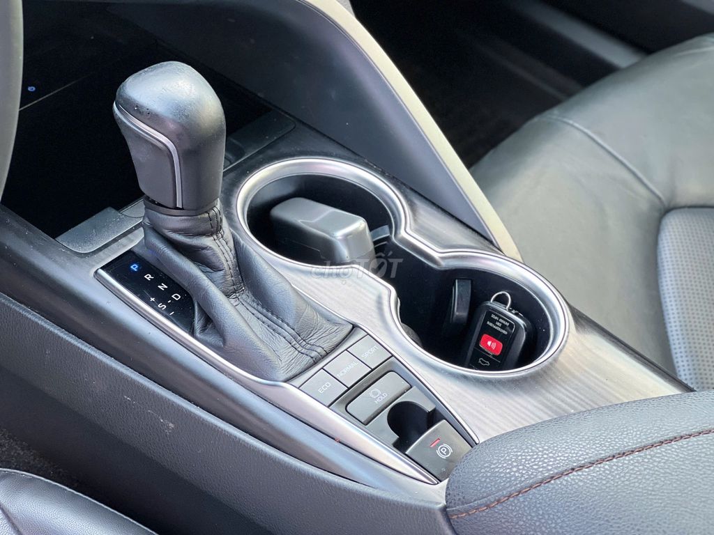 Toyota Camry 2021 2.5Q - 66000 km. Mua bán Ô tô tại Thành phố Thủ Dầu Một Bình Dương được đăng bởi trần thị khánh huyền  hình 16