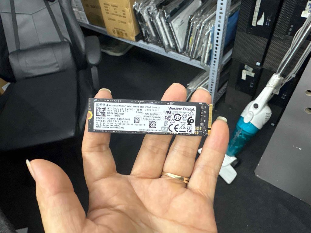 Ổ cứng SSD Western Digital 256GB RIN ẢE LẮP MÁY OK. Mua bán Linh kiện (RAM, Card...) tại Quận Gò Vấp Tp Hồ Chí Minh được đăng bởi ngọc trang hình 1