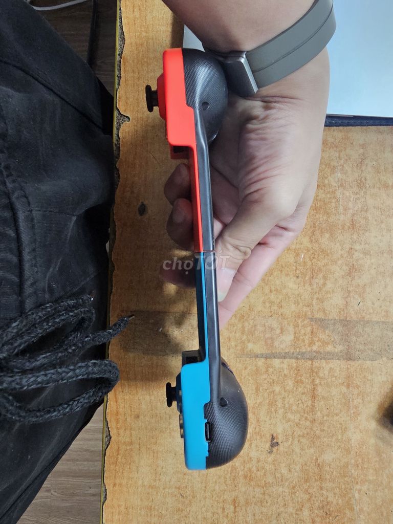 Tay cầm chơi game Bluetooth Đỏ, Xanh, Đen. Mua bán Thiết bị chơi game tại Quận Tân Bình Tp Hồ Chí Minh được đăng bởi Tech 360 hình 1