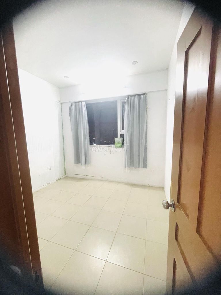 còn 1 phòng riêng trong căn 3 ngủ . ĐC: 283 khương trung, tx, hn