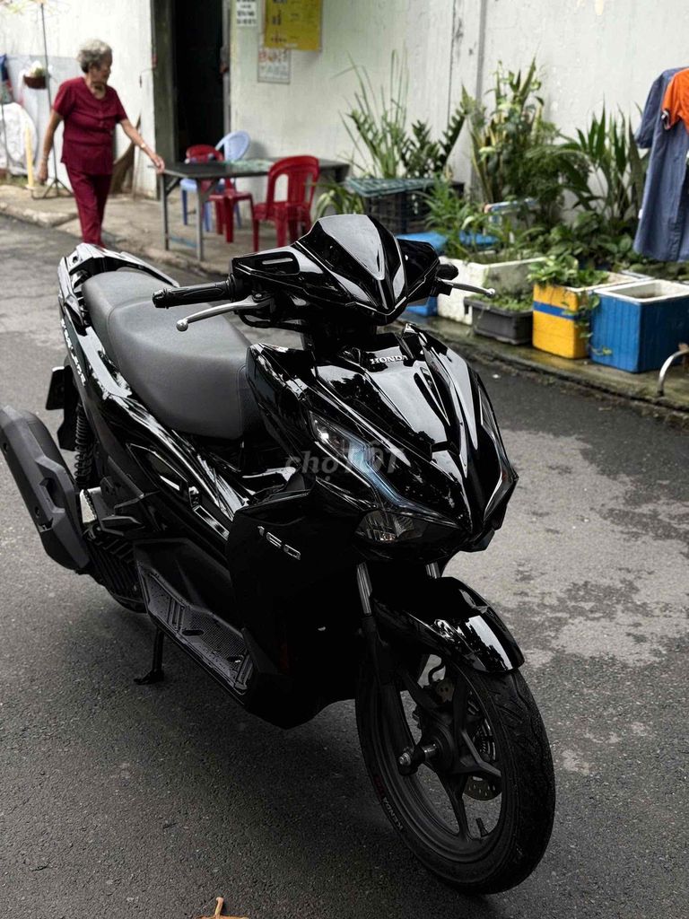 Владелец Honda Airblade 160 куб. см 2023, черный