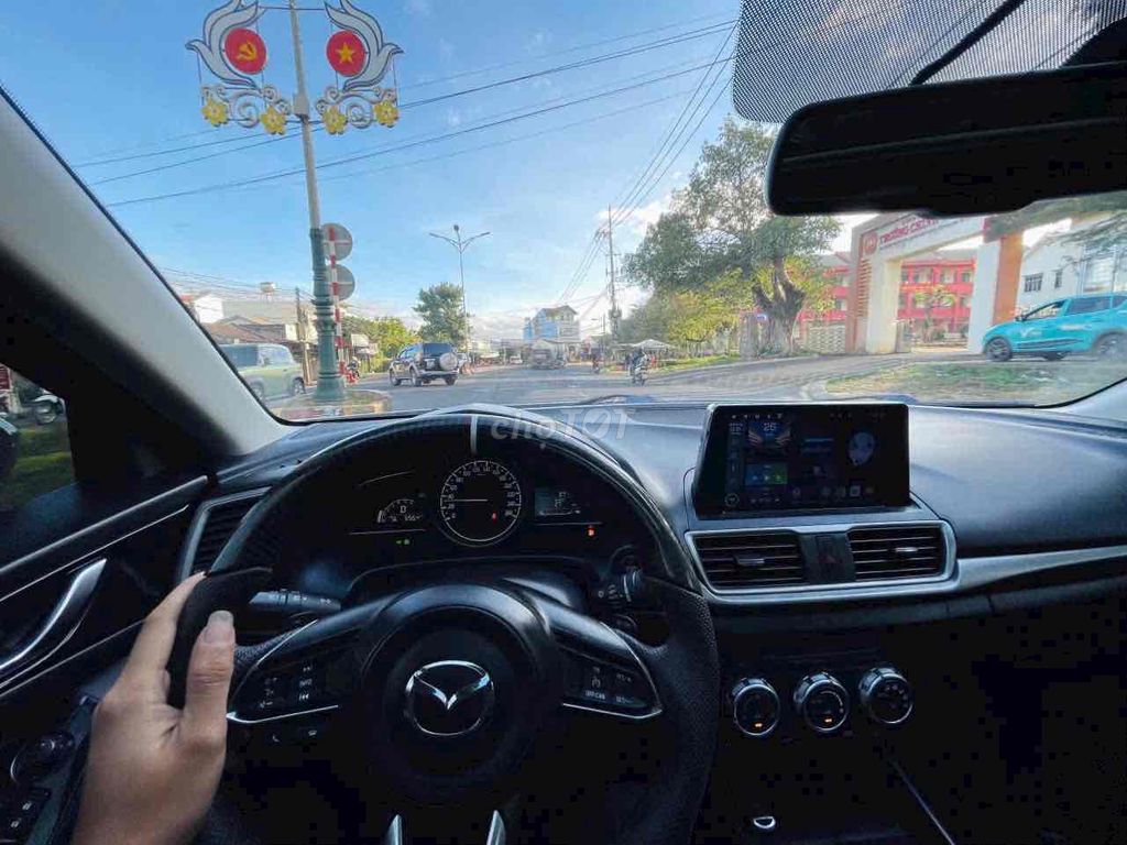 Mazda 3 2017 1.5 AT Sedan - 100000 km. Mua bán Ô tô tại Thành phố Pleiku Gia Lai được đăng bởi Dinh Trung  hình 18